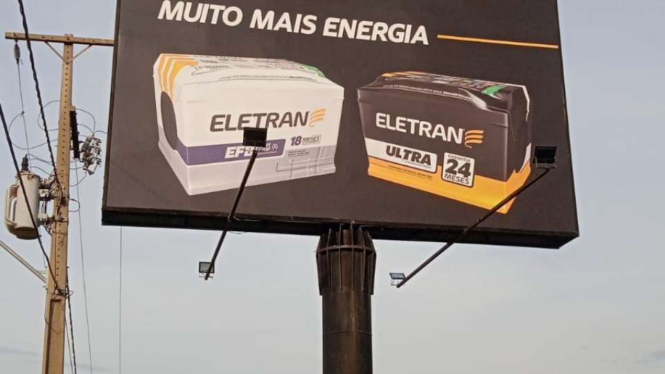 Totens e Placas Personalizadas: Sinalização de Alto Impacto